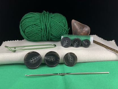 Knöpfe aus Kunstharz, Schwarz Horn Imitat, 15-28mm (24L-44L). 4-Loch Annähknöpfe für Anzüge, Hosen, Kleider, Mäntel, Jacken & Pullover