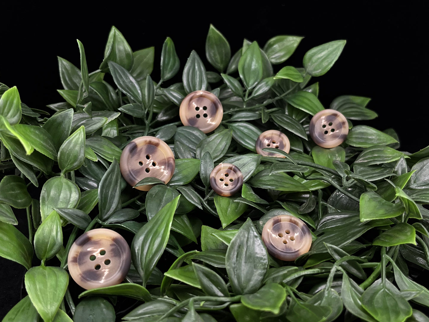 Beige Brown Horn Imitation Buttons, Two Tones, 15-25mm (24L-40L). 4-Hole Sew On for Suits, Pants, Dresses, Coats, Jackets & Sweaters