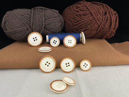 Beige mit braunem Rand Zweifarbige Knöpfe, 15mm-23mm (24L-36L). 4-Loch zum Annähen für Anzüge, Hosen, Kleider, Mäntel, Jacken & Pullover