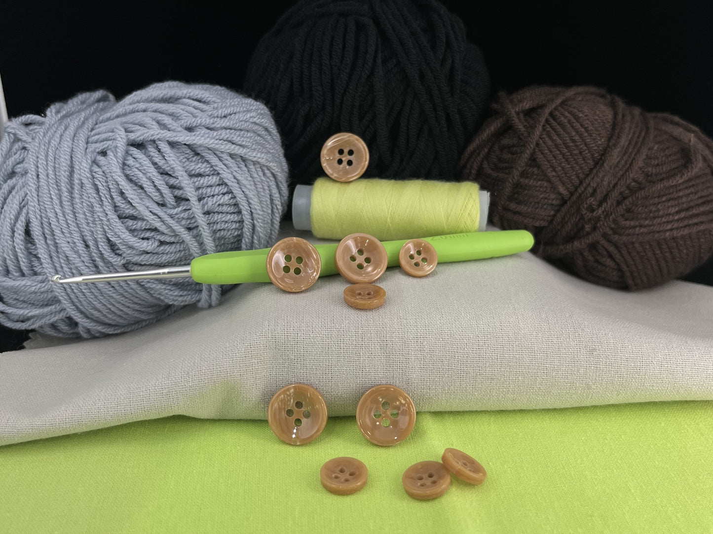 Imitation-Perlknöpfe in Braun, 11,5 mm und 15 mm (18L und 24L), neutrale und dunkle Töne, 4-Loch zum Annähen für Hemden, Hosen, Blusen, Kleider und Bastelarbeiten