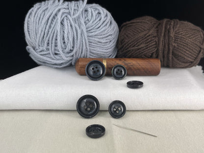 Dunkelblaue Perlimitationsknöpfe im Vintage-Look, 15 mm & 20 mm (24L & 32L). 4-Loch zum Annähen für Anzüge, Hosen, Kleider, Mäntel, Jacken & Pullover