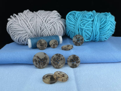 Braune Camouflage-Knöpfe, 15-25mm (24L-40L). Mehrfarbig. 4-Loch zum Annähen für Anzüge, Hosen, Kleider, Mäntel, Jacken & Pullover