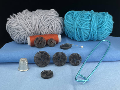 Dunkelgraue Tarnknöpfe, 15-25 mm (24L-40L). Mehrfarbig. 4-Loch zum Annähen für Anzüge, Hosen, Kleider, Mäntel, Jacken & Pullover