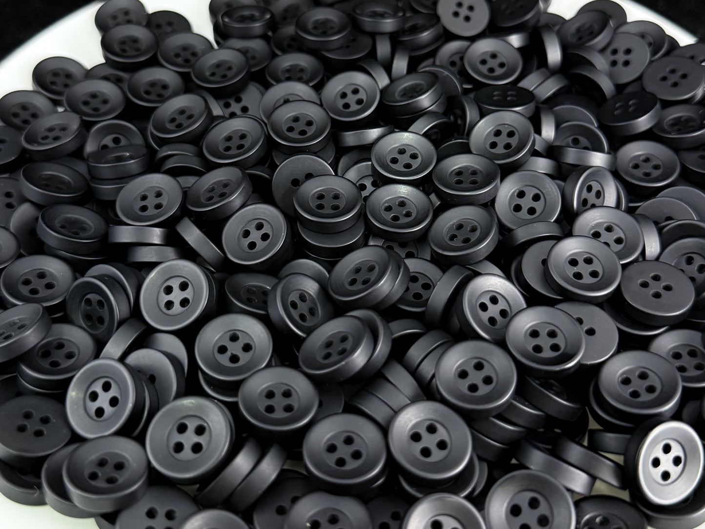 Schwarze Corozo-Imitat Knöpfe, recycelter Kunststoff, 12,7mm (20L). 4-Loch zum Annähen für Hemden, Bekleidung, Nähen, Basteln