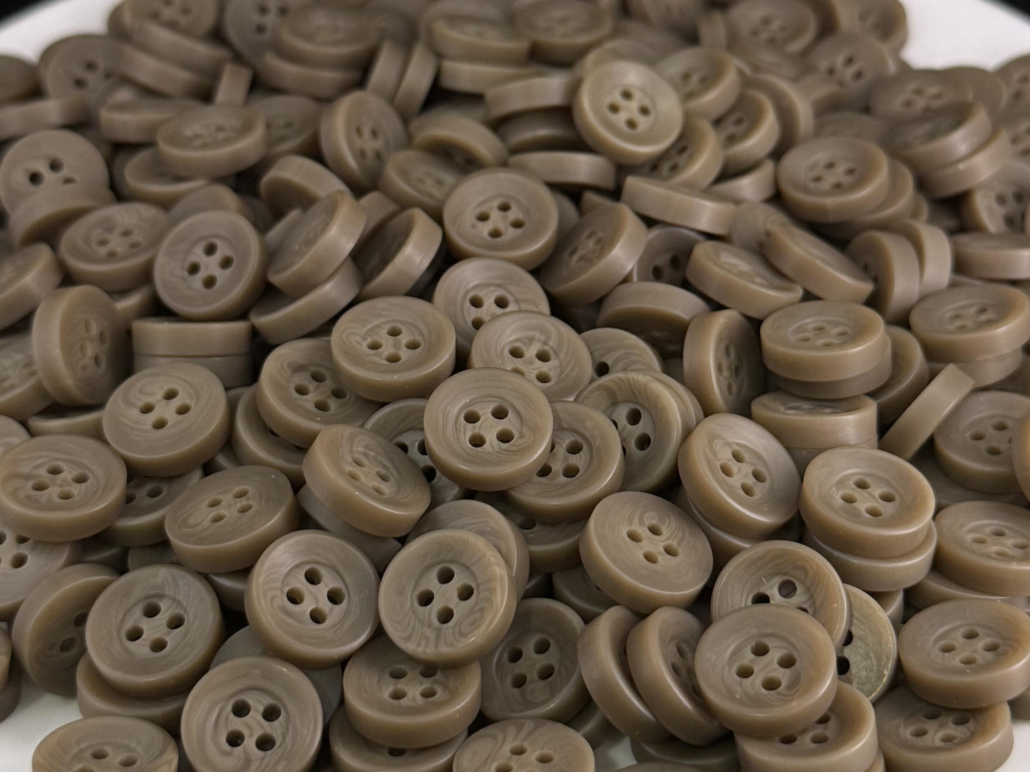 Steinbeige Corozo-Imitat-Knöpfe, recycelter Kunststoff, 12,7 mm (20L). 4-Loch zum Annähen für Hemden, Bekleidung, Nähen, Basteln