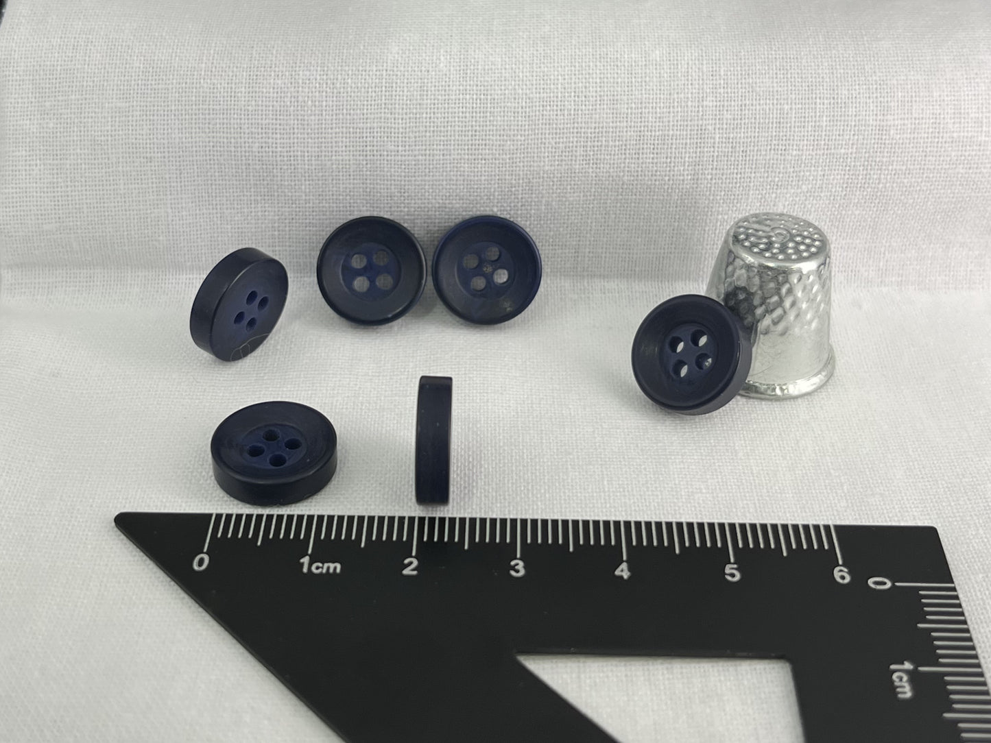 Marineblaue Corozo-Imitatknöpfe, recycelter Kunststoff, 12,7 mm (20L). 4-Loch zum Annähen für Hemden, Blusen, Kinderkleidung, Bekleidung, Nähen, Basteln
