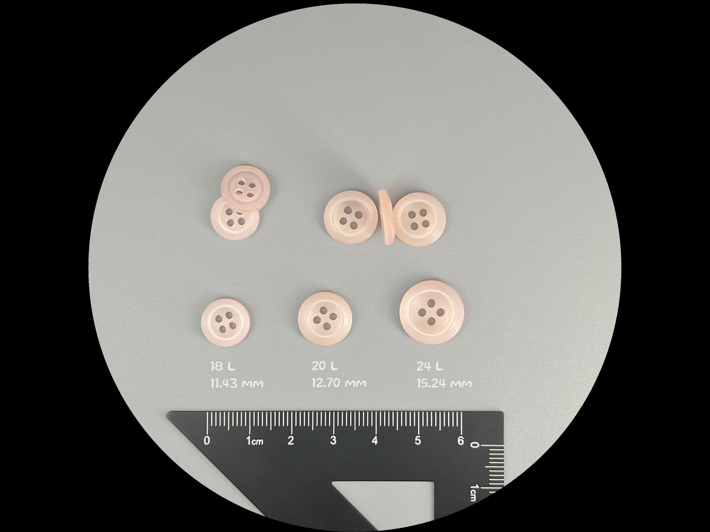 Rosafarbene Perlmutt-Imitat-Knöpfe, recyceltes Plastik, 11,5mm-15mm (18L-24L), 4-Loch zum Annähen für Hemden, Hosen, Blusen, Kleider & Bastelprojekte
