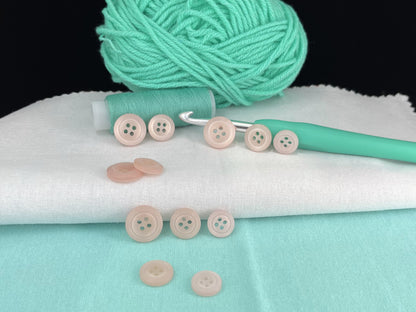 Rosafarbene Perlmutt-Imitat-Knöpfe, recyceltes Plastik, 11,5mm-15mm (18L-24L), 4-Loch zum Annähen für Hemden, Hosen, Blusen, Kleider & Bastelprojekte