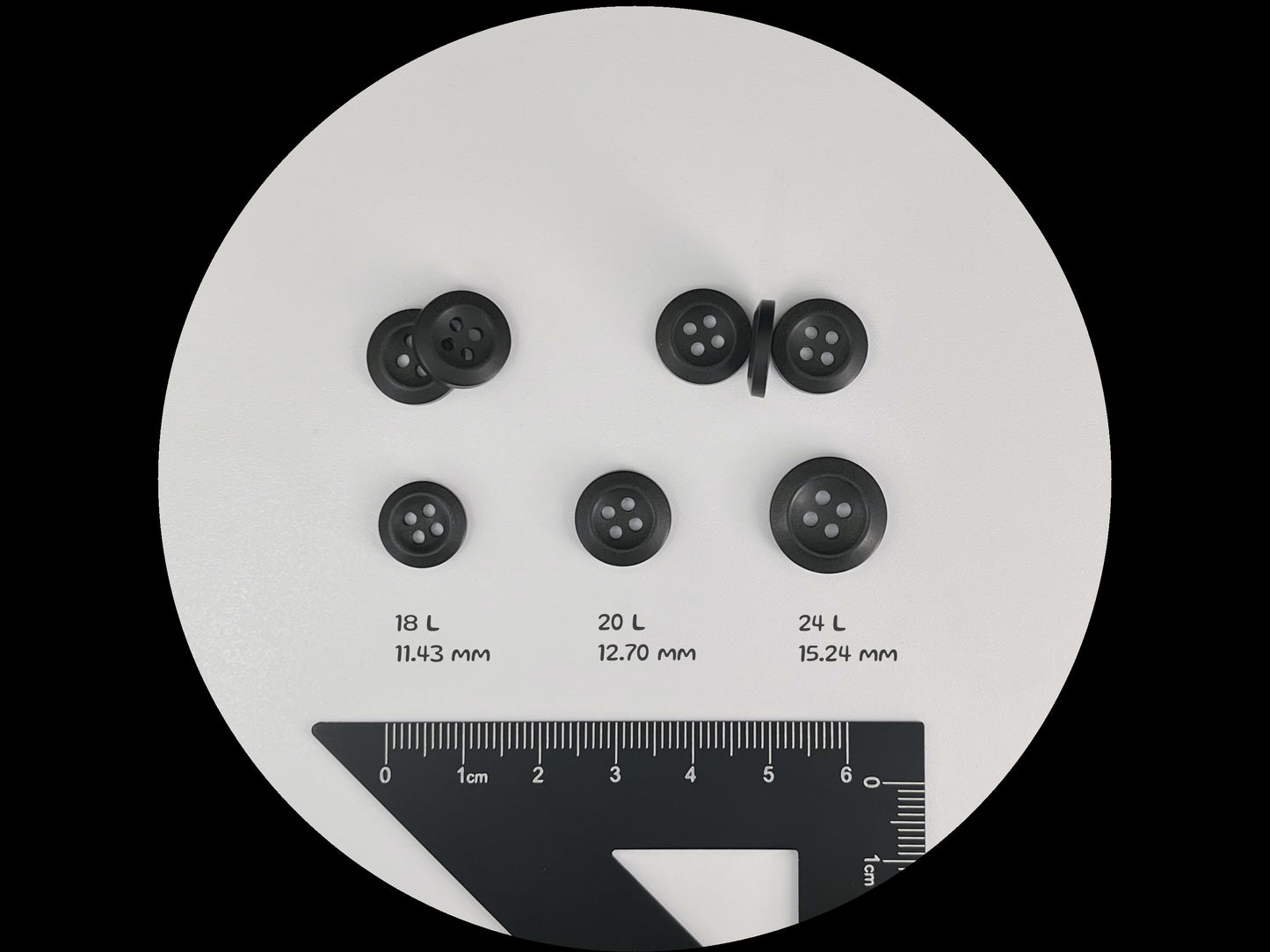 Schwarze Perlmuttimitat-Knöpfe, recycelter Kunststoff, 11,5mm-15mm (18L-24L), 4-Loch zum Annähen für Hemden, Hosen, Blusen, Kleider & Bastelarbeiten