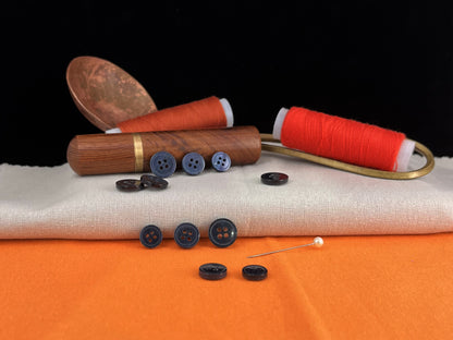 Blaue Knöpfe in Perlimitation mit Rand und schönem Effekt, 9mm-11.5mm (14L-18L). 4-Loch zum Annähen für Hemden, Blusen & Bekleidung