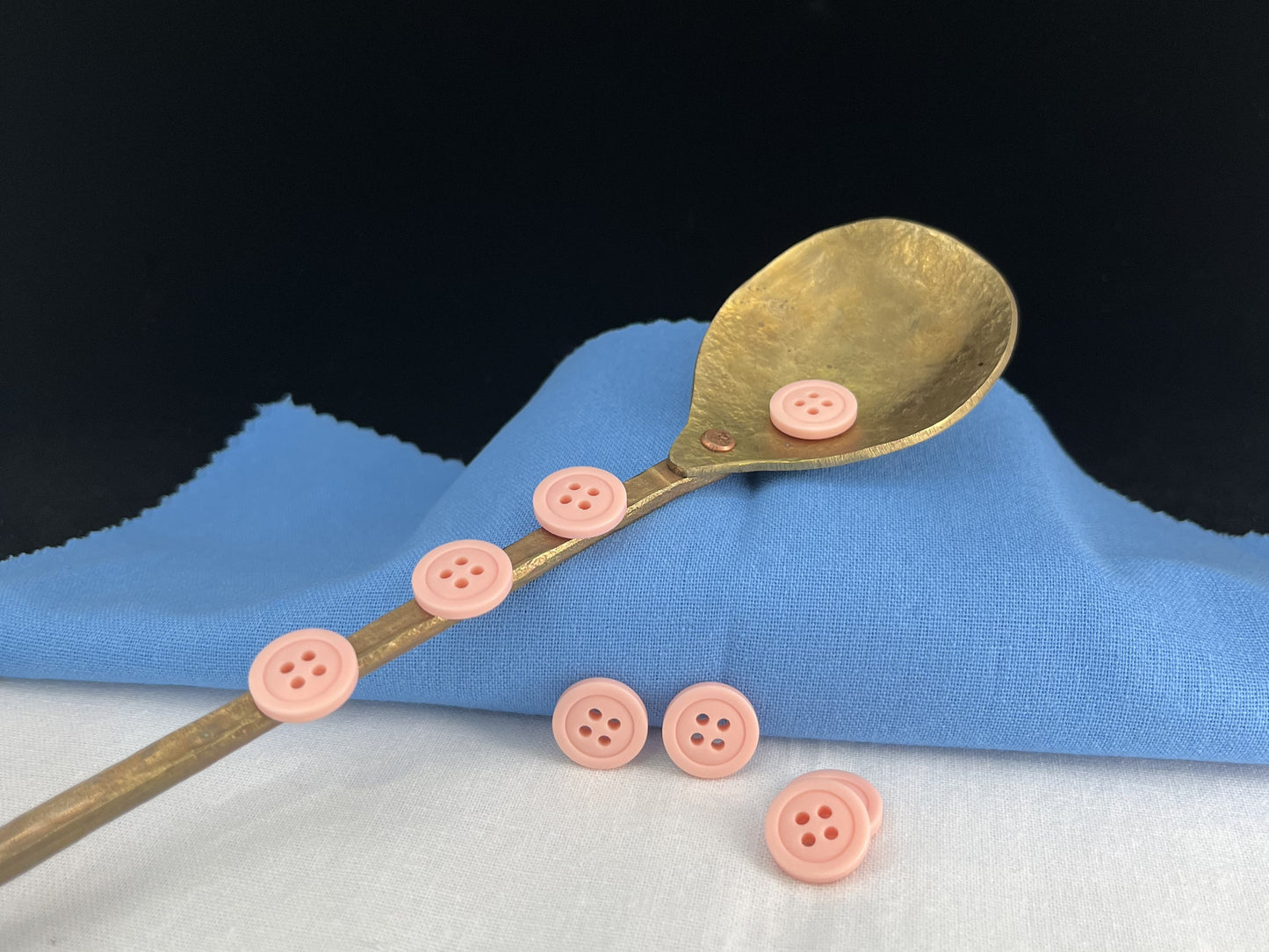 Pastellrosa Knöpfe, recyceltes Plastik, 12,7 mm (20L). 4-Loch-Annähknöpfe für Hemden, Hosen, Blusen, Kleider, Röcke, Bekleidung, Kinderkleidung
