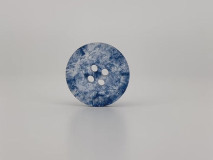 Marineblaue, marmorierte Knöpfe, mehrfarbig. 10–20 mm (16L–32L). Aus recyceltem Kunststoff, 4-Loch zum Annähen für Hemden, Kleider, Mäntel, Jacken